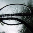 Za oknami jesień, czas długich wieczorów i zmiennej pogody. To także trudny czas dla okularników i ich okularów. Wiedzą oni doskonale, że zaparowania, zabrudzenie czy zarysowanie na powierzchni szkieł bardzo...