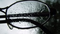 Jak dbać o okulary jesienią? Za oknami jesień, czas długich wieczorów i zmiennej pogody. To także trudny czas dla okularników i ich okularów. Wiedzą oni doskonale, że zaparowania, zabrudzenie czy zarysowanie na powierzchni szkieł bardzo...